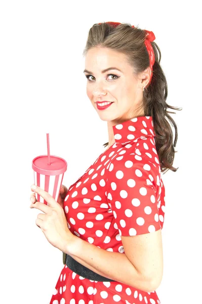 Pin-up stile νεαρή γυναίκα με κόκκινο φόρεμα — Φωτογραφία Αρχείου