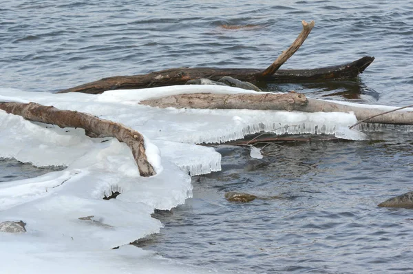 Vinter abstrakt på övre floden Mississippi — Stockfoto