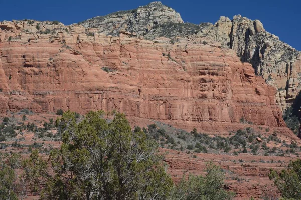 Slunečný Výhled Finn Rock Malebnou Červenou Skalní Formaci Venkově Sedona — Stock fotografie