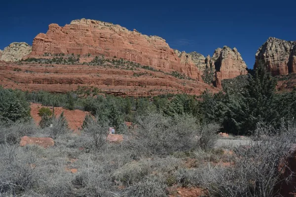 Bright Vista Finn Rock Iconic Red Rock Formation Variety Scrub — стоковое фото