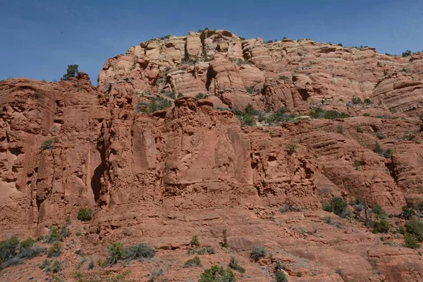 Picturesque Seasonal Perspective Lofty Red Rock Formations Chapel Hill Road — Stock Photo, Image