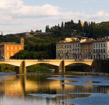 Floransa'da güneşli Köprüsü