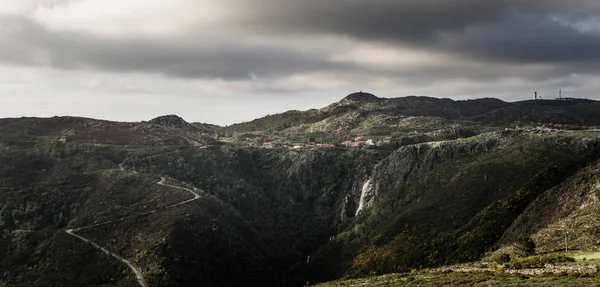 Panorama en las montañas —  Fotos de Stock