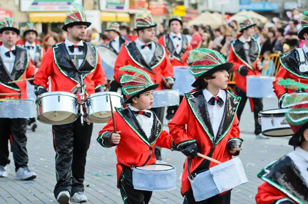 Détail du défilé des participants au Carnaval célébré dans les rues de la ville de Pontevedra en Galice (Espagne) ). — Photo
