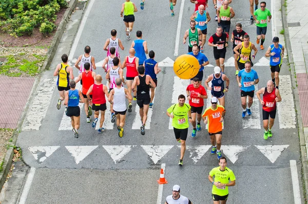 Detail van de deelnemers in een populaire race — Stockfoto