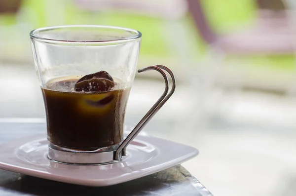 Tazza di vetro con caffè — Foto Stock