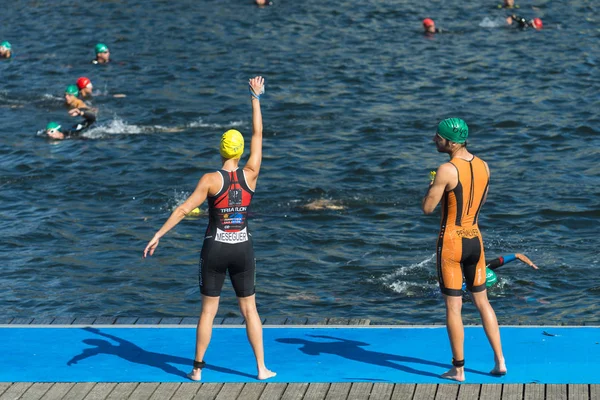 Yüzmeyi triathletes hazırlanan