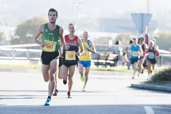 Atletas corriendo en la media maratón — Foto de Stock