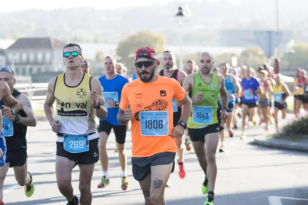 Atletas corriendo en la media maratón — Foto de Stock