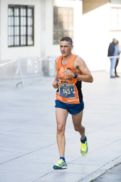 Atletas correndo na meia maratona — Fotografia de Stock