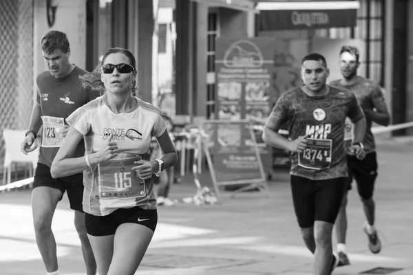 Atletas correndo na meia maratona — Fotografia de Stock