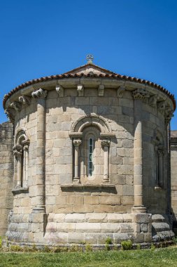 Lugo 'daki Bernardas Anneleri Manastırı (İspanya), önce Benedictine, sonra Cistercian, her zaman kadınlara ayrılmış..