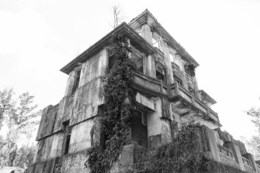 Cesuras, İspanya - 8 Haziran 2017: Eski bir sanatoryumun kalıntıları..