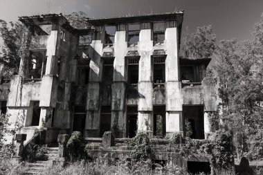 Cesuras, İspanya - 8 Haziran 2017: Eski bir sanatoryumun kalıntıları..