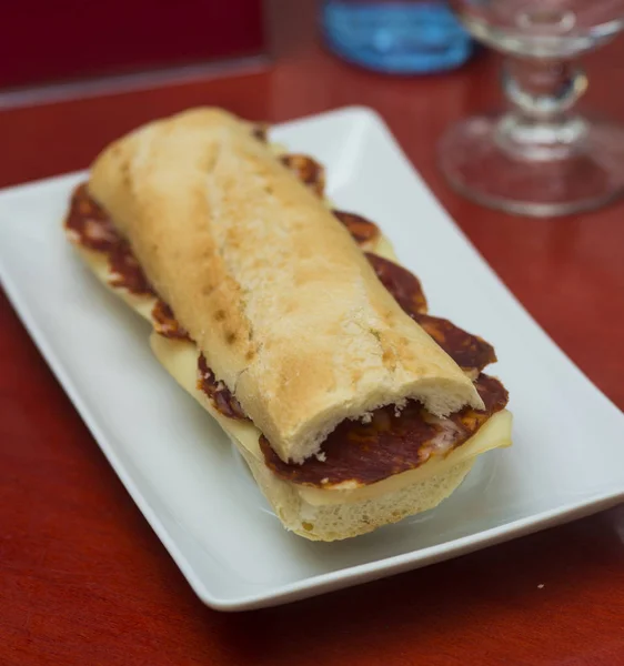 Spaanse Worst Sandwich Typisch Voor Spanje — Stockfoto