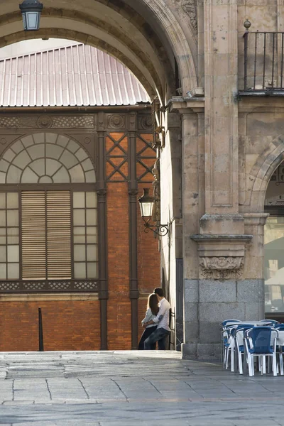 Salamanca España Septiembre 2017 Una Pareja Iluminada Por Sol Mañana — Foto de Stock