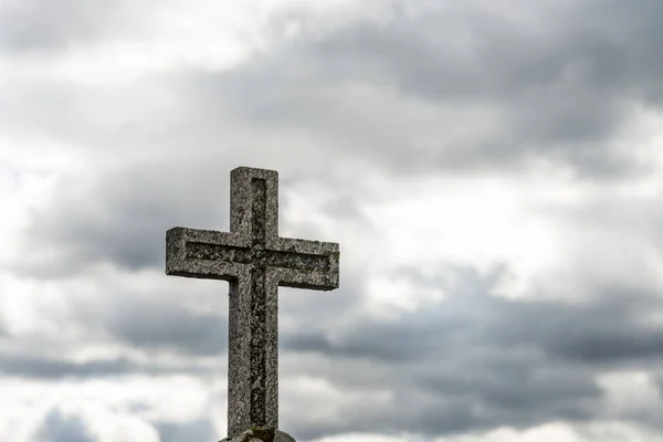 Grande Croix Pierre Avec Ciel Plein Nuages Arrière Plan Galice — Photo