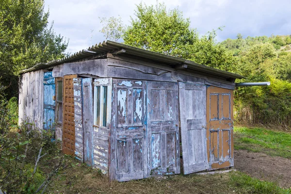 Maison Faite Avec Des Portes Bois Recyclé Fenêtres Maisons Ruine — Photo