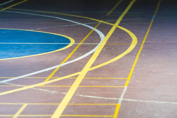 Fußboden mit Ordnungsnoten in Sporthalle — Stockfoto