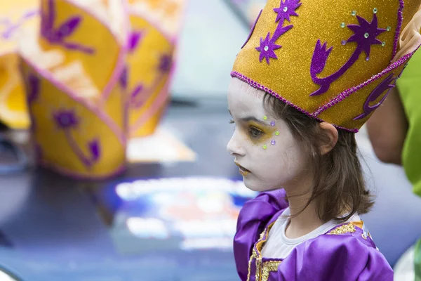 Pontevedra, İspanya - 25 Şubat 2017: Geçit katılımcıların detay şehri kış karnavalı kutlama vesilesiyle kutladı.