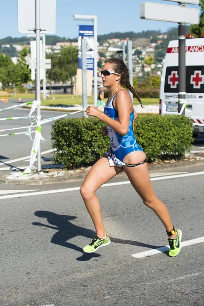 PONTEVEDRA, İspanya - 21 Haziran 2015: İspanya Şampiyonası Elit Koşu Triatlonu 'na katılanların detayları.