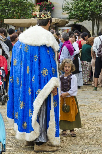 Pontevedra Spain September 2014 Man Clothes King Next Girl Medieval — Stock Photo, Image