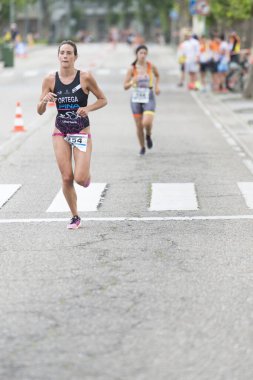 Pontevedra, İspanya - 11 Haziran 2017: Ve İspanyolca triatlon Şampiyonası kulüpler, sokakları ve şehrin nehir tarafından kutlanan tarafından detayını.