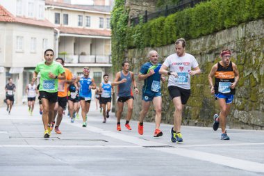 Pontevedra, İspanya - 16 Ekim 2016: Popular Half Marathon City of Pontevedra 2016 'daki katılımcıların ayrıntıları.