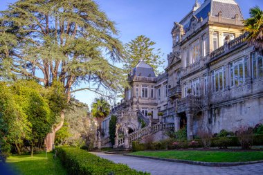 Palacio de Lourizan, Pontevedra belediyesinin (İspanya) Santo Andre de Lourizan semtinin Herbalonga bölgesinde bulunan görkemli ev.)