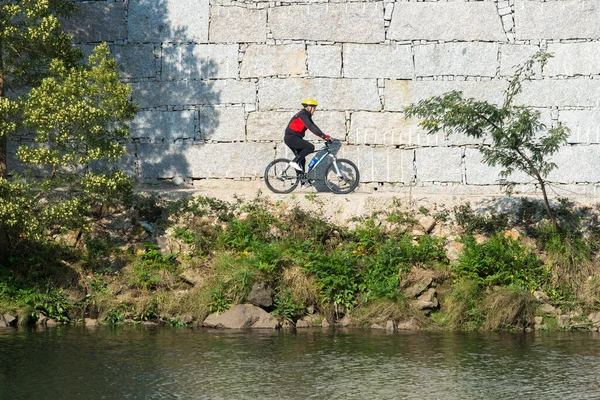 Pontevedra Spanien März 2015 Ein Mann Läuft Auf Einem Mountainbike — Stockfoto