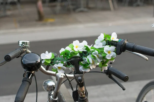 Антверп Бельгия Июля 2015 Года Деталь Руля Велосипеда Украшенного Красочными — стоковое фото