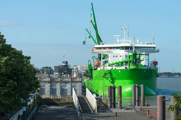 Antwerp Belgien Juli 2015 Ett Stort Fartyg Ankrat Vid Hamnstad — Stockfoto