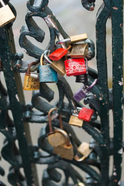 Amsterdam Netherlands July 2015 Padlocks Romantic Symbols Closed Metal Part — Stock Photo, Image
