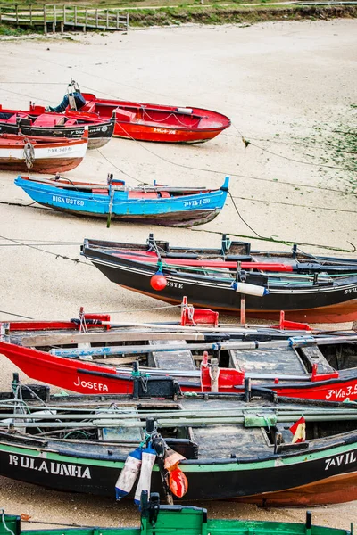 Arousa Island Espanha Março 2018 Pequenos Barcos Pesca Encalhados Areia — Fotografia de Stock