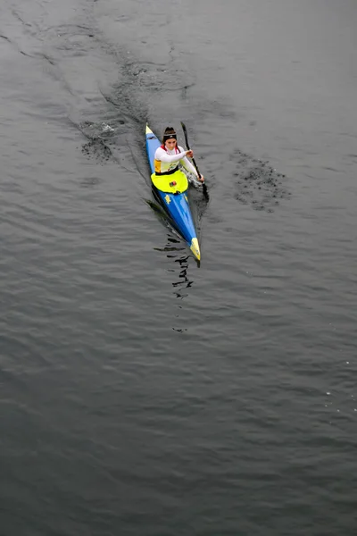 Pontevedra Spagna Gennaio 2018 Alcuni Canoisti Praticano Nel Fiume Lerez — Foto Stock