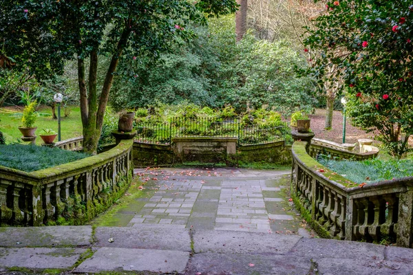 Δημόσιοι Κήποι Του Παλατιού Του Λουριζάν Αρχοντικό Που Βρίσκεται Στην — Φωτογραφία Αρχείου