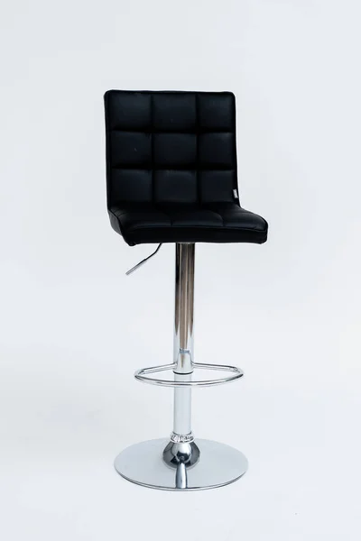 Επιχρωμιωμένο Σκαμπό Μπαρ Μαύρο Παραγεμισμένο Κάθισμα Φόντο Εικόνα Αρχείου