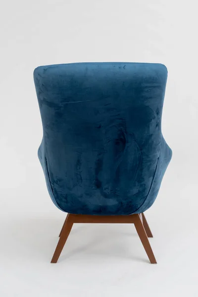 Μπλε Βελούδινη Καρέκλα Ξύλινα Πόδια Λευκό Φόντο Royalty Free Φωτογραφίες Αρχείου
