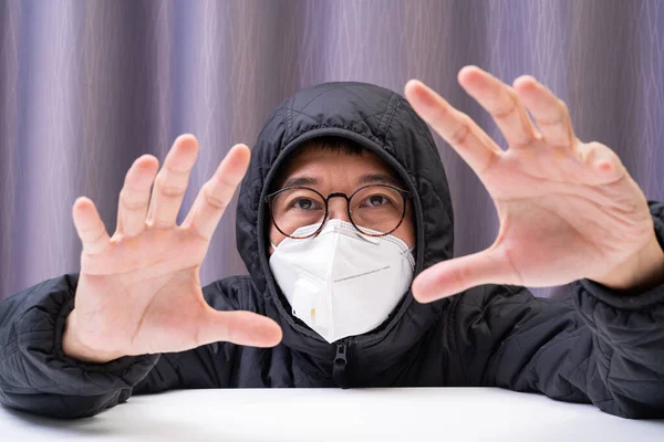 Homem Asiático Usando Máscara Cirúrgica Para Prevenir Gripe Corona Vírus — Fotografia de Stock