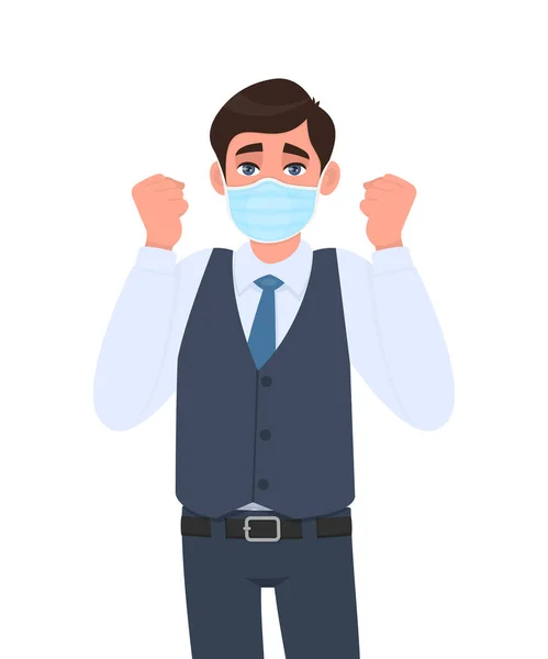若いビジネスマンは医療マスクを着用し 上げ手拳を祝う 顔の保護をカバーし 成功の腕のジェスチャーを示すウエストコートの流行の人 ベクトルスタイルの男性漫画イラスト — ストックベクタ
