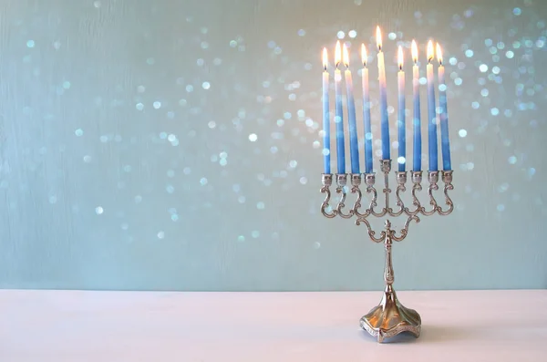 Judiska högtiden Hanukkah bakgrund med menorah — Stockfoto