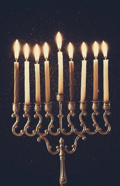 Judiska högtiden Hanukkah bakgrund med menorah — Stockfoto