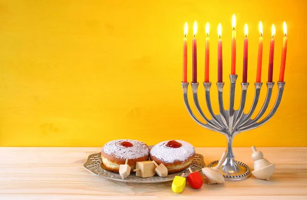 Yahudi tatil Hanukkah menorah ile görüntü — Stok fotoğraf