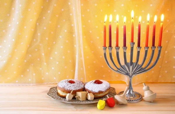 Imagen de fiesta judía Hanukkah con menorah — Foto de Stock