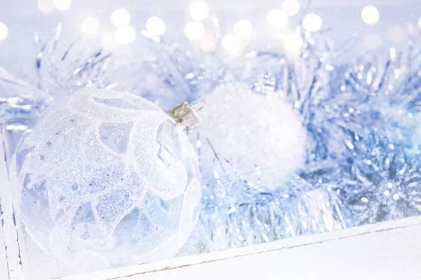 Imagen de árbol navideño bola blanca decoración —  Fotos de Stock