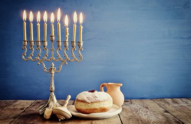 Yahudi tatil Hanukkah menorah ile görüntü