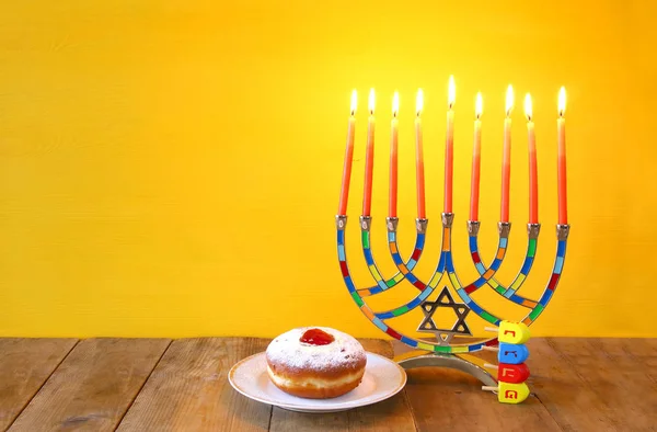 犹太节日光明节与烛台 （传统烛台) — 图库照片