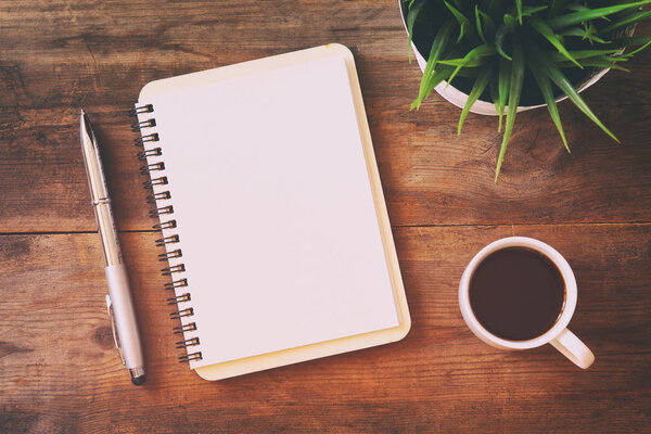 Открыть ноутбук с пустой страницей
