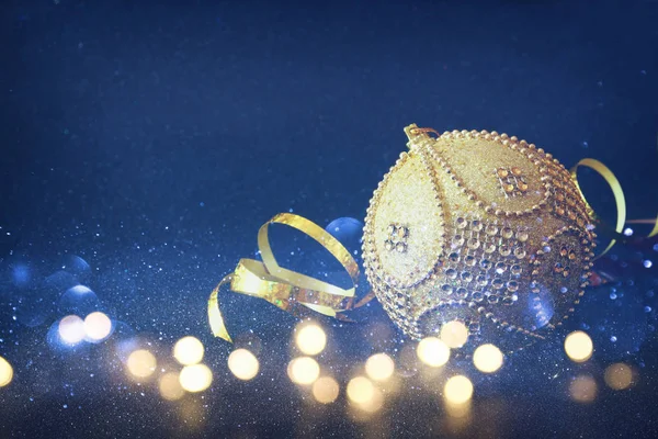 Guld bollen dekoration — Stockfoto
