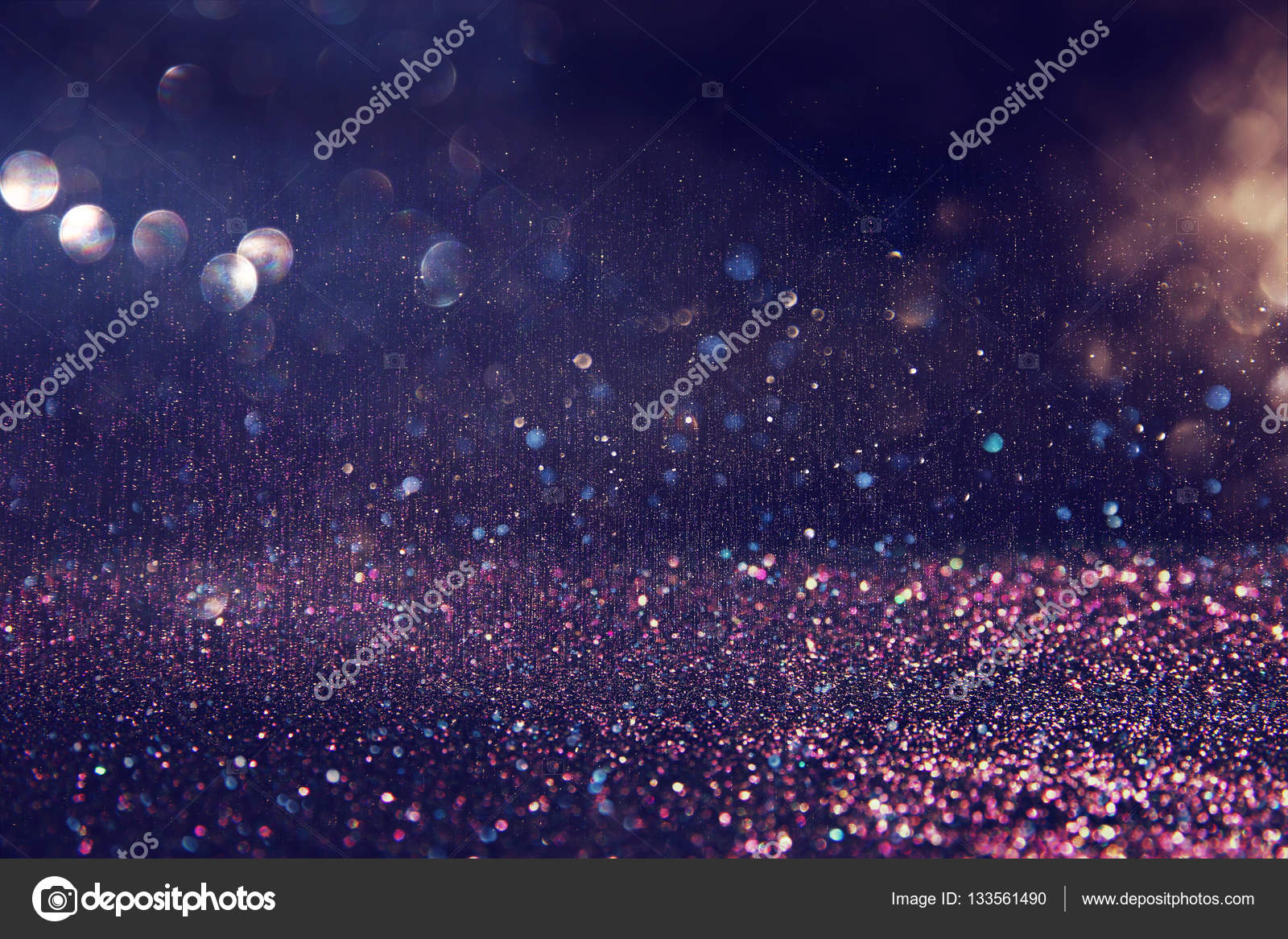 Блестки фиолетовый и серебристый свет фона: стоковая фотография ...